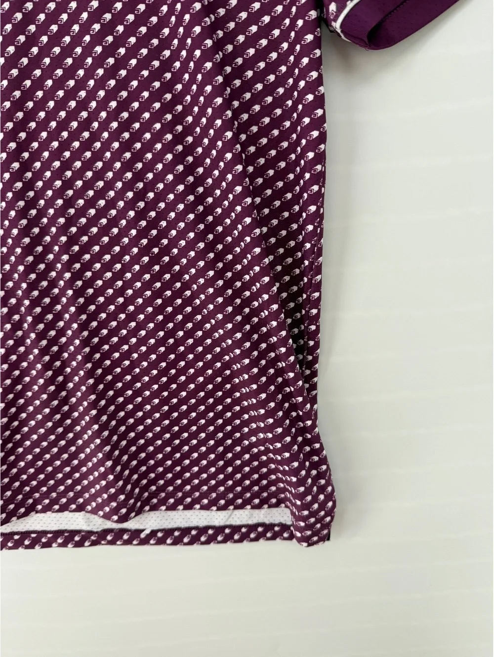 Men’s S Contrast Printed Golf Polo Black Cherry Roll Repeat NWT $68